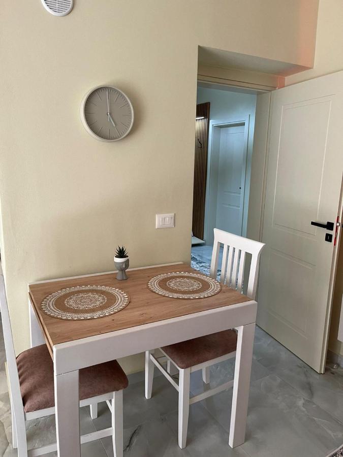 Downtown Deluxe Apartment Shkodër Eksteriør bilde
