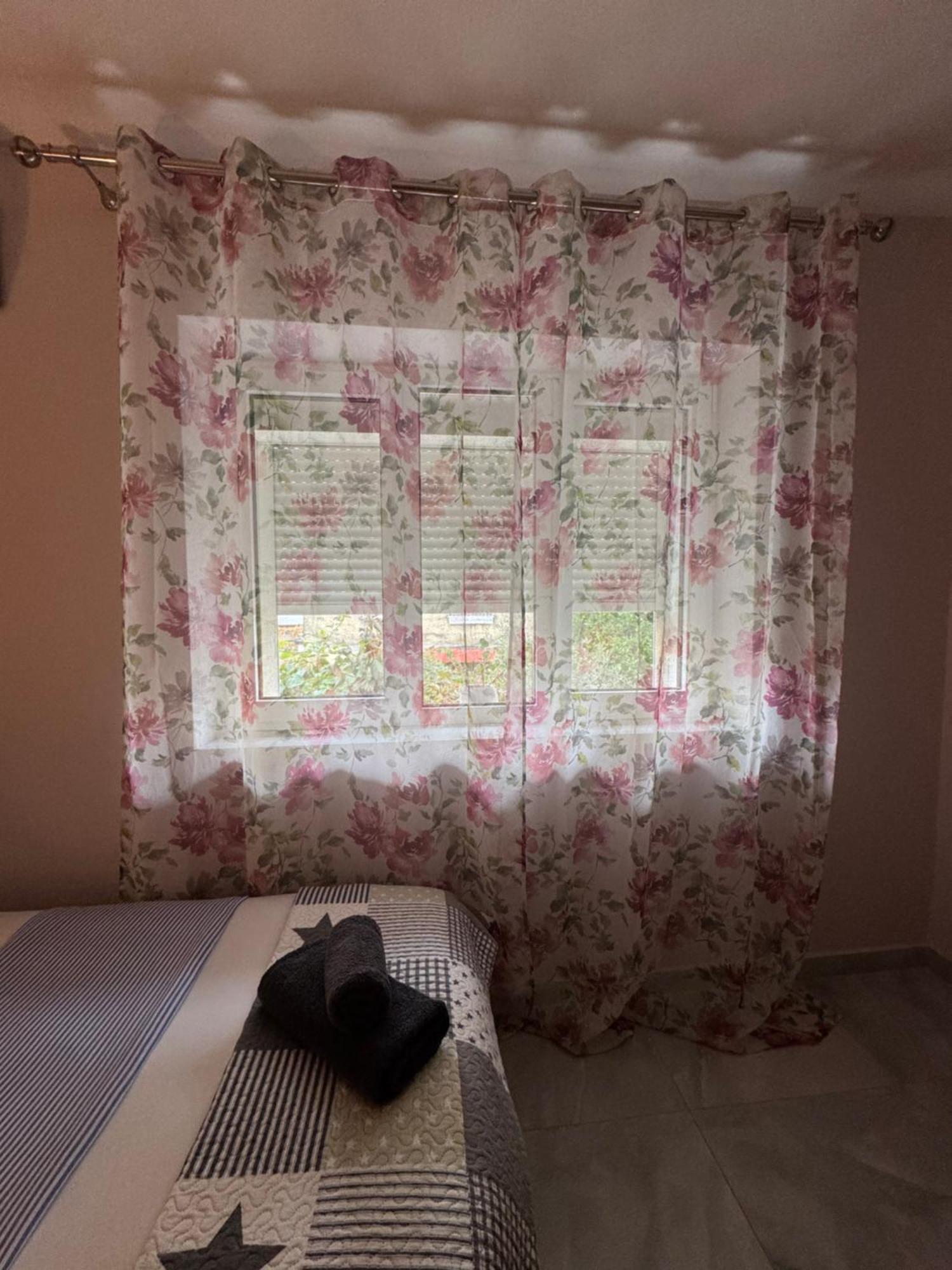 Downtown Deluxe Apartment Shkodër Eksteriør bilde